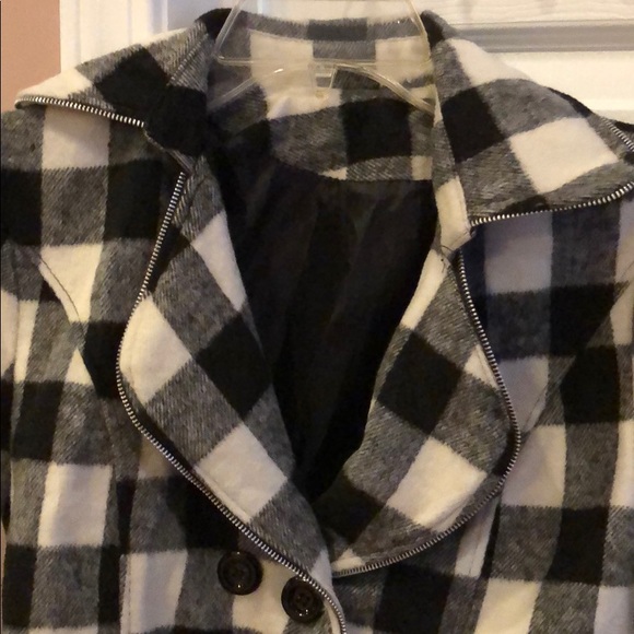 Cute jacket. - Picture 4 of 6